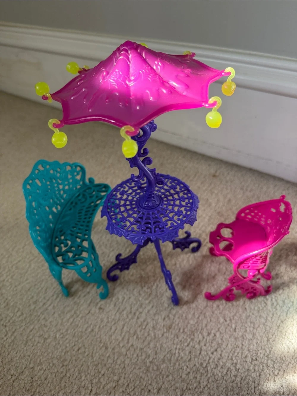 Monster High Scaris: City of Frights Café Cart Playset 2012